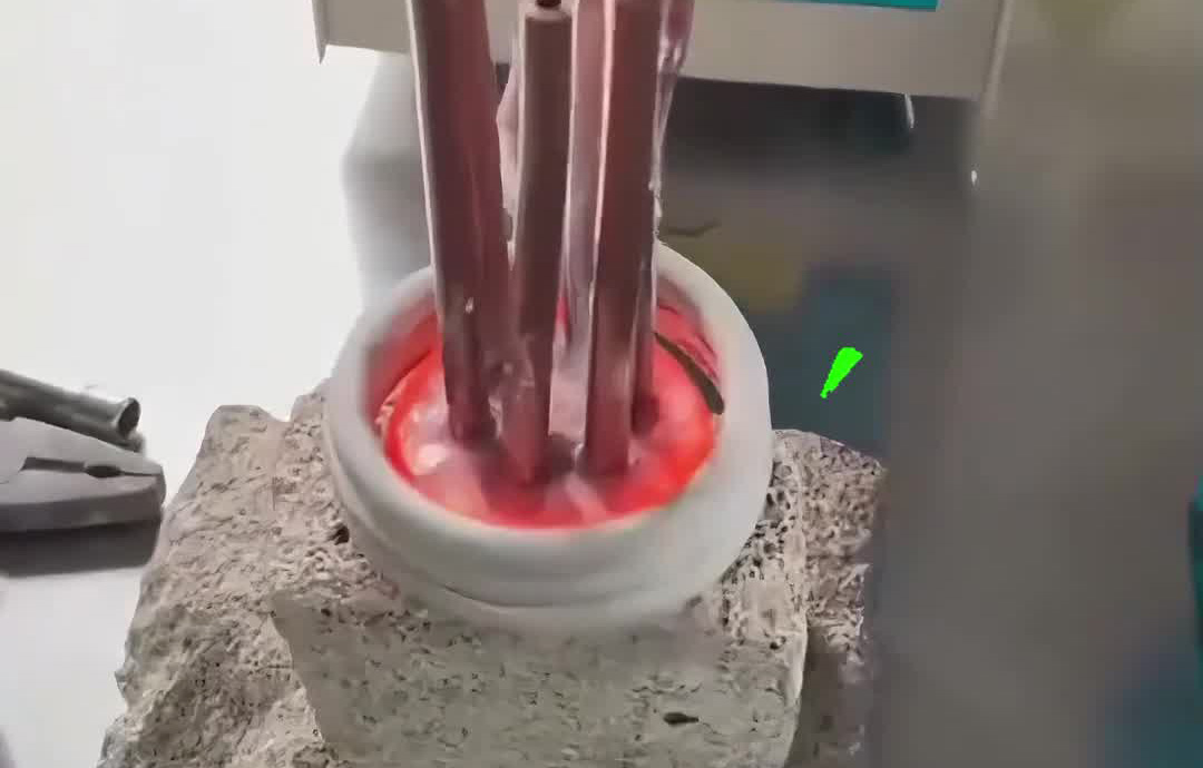 多铜管焊接握别人为逐根焊！1xBET高频焊接机效能开挂品质稳